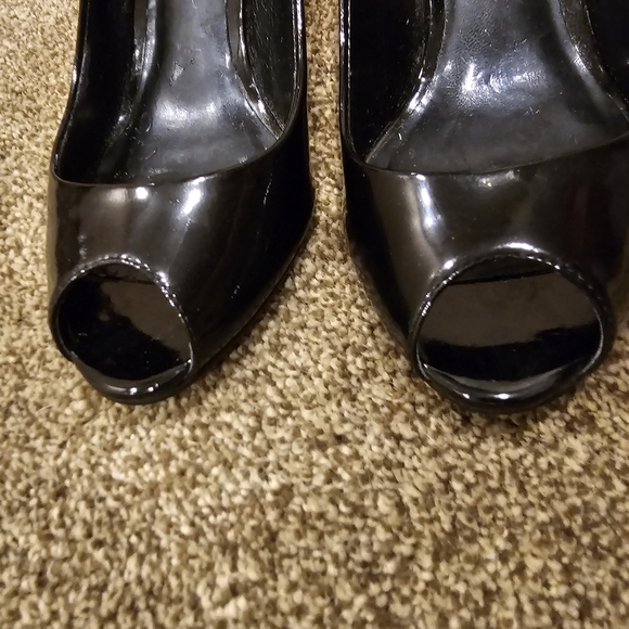 Aldo Black Patent Leather Peep Toe. - Picture 3 of 7